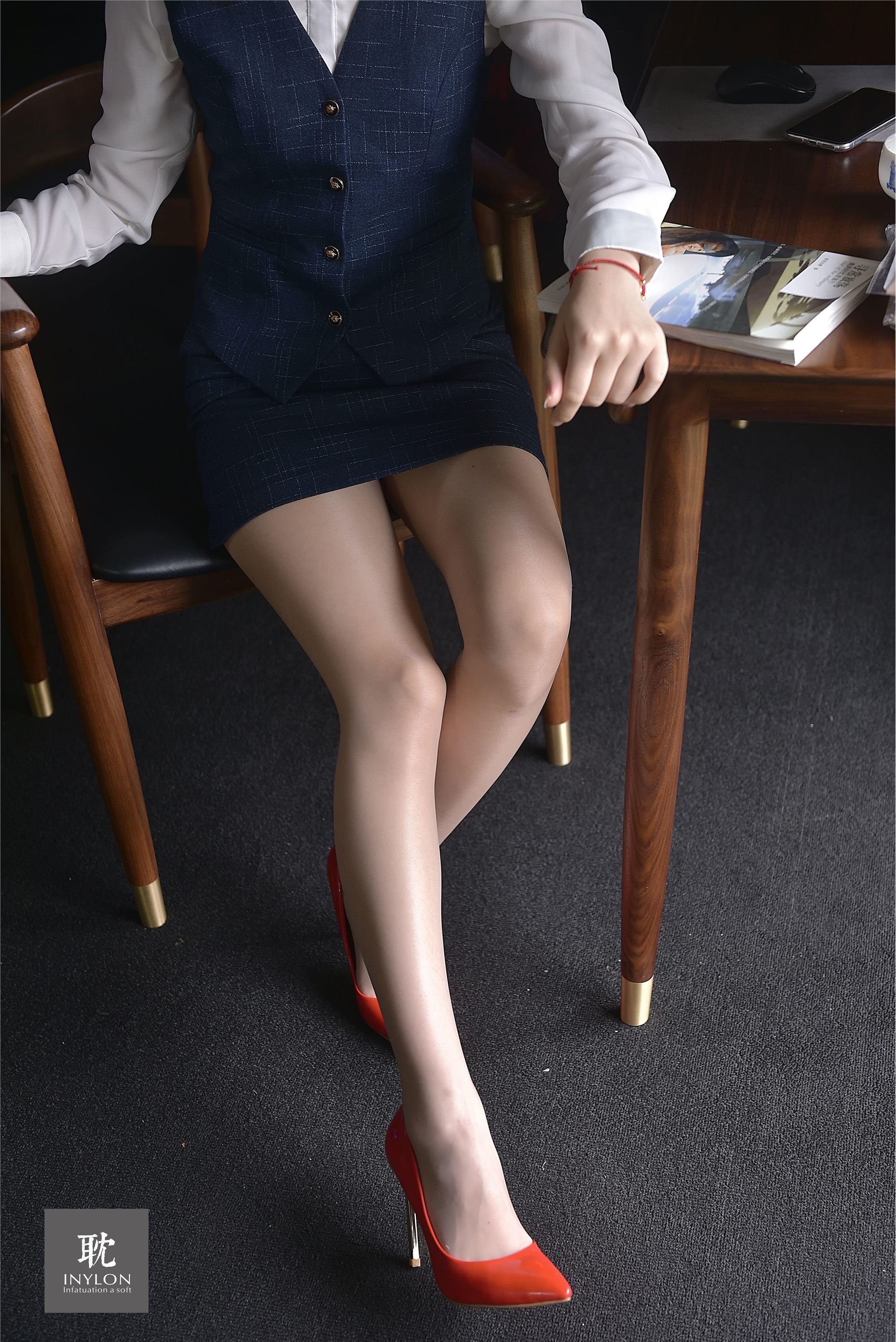 IESS异思趣向《普惠集242》- 模特：格格《主持人格格》